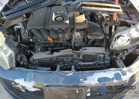 2012 Volkswagen Golf z USA, uszkodzony, nr VIN WVWDB7AJ6CW211894